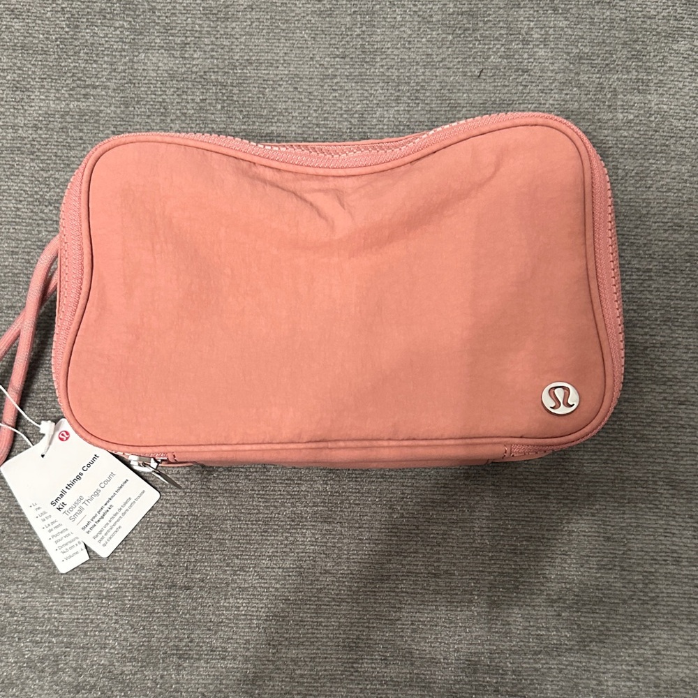 Lululemon small things count kit